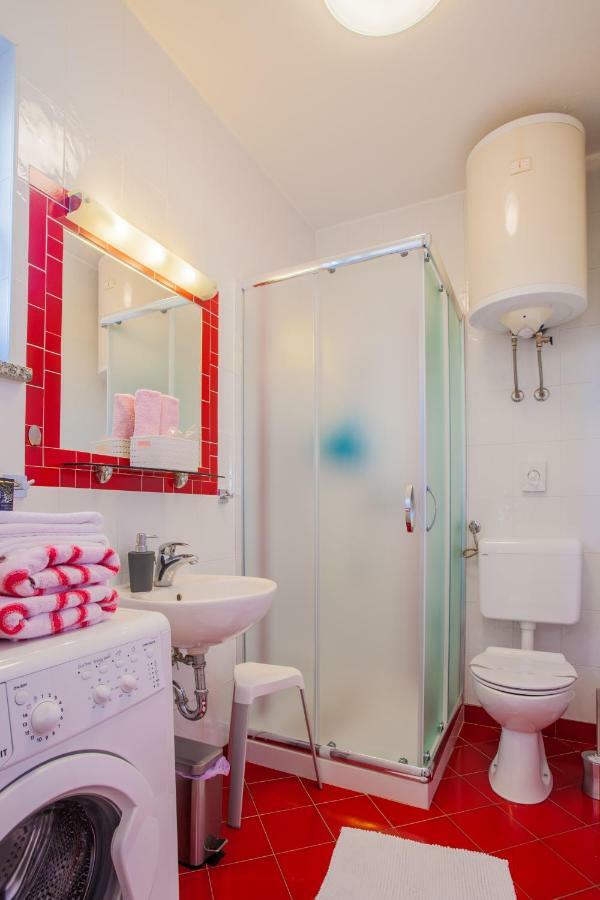 Apartman Madlen Крес Екстериор снимка
