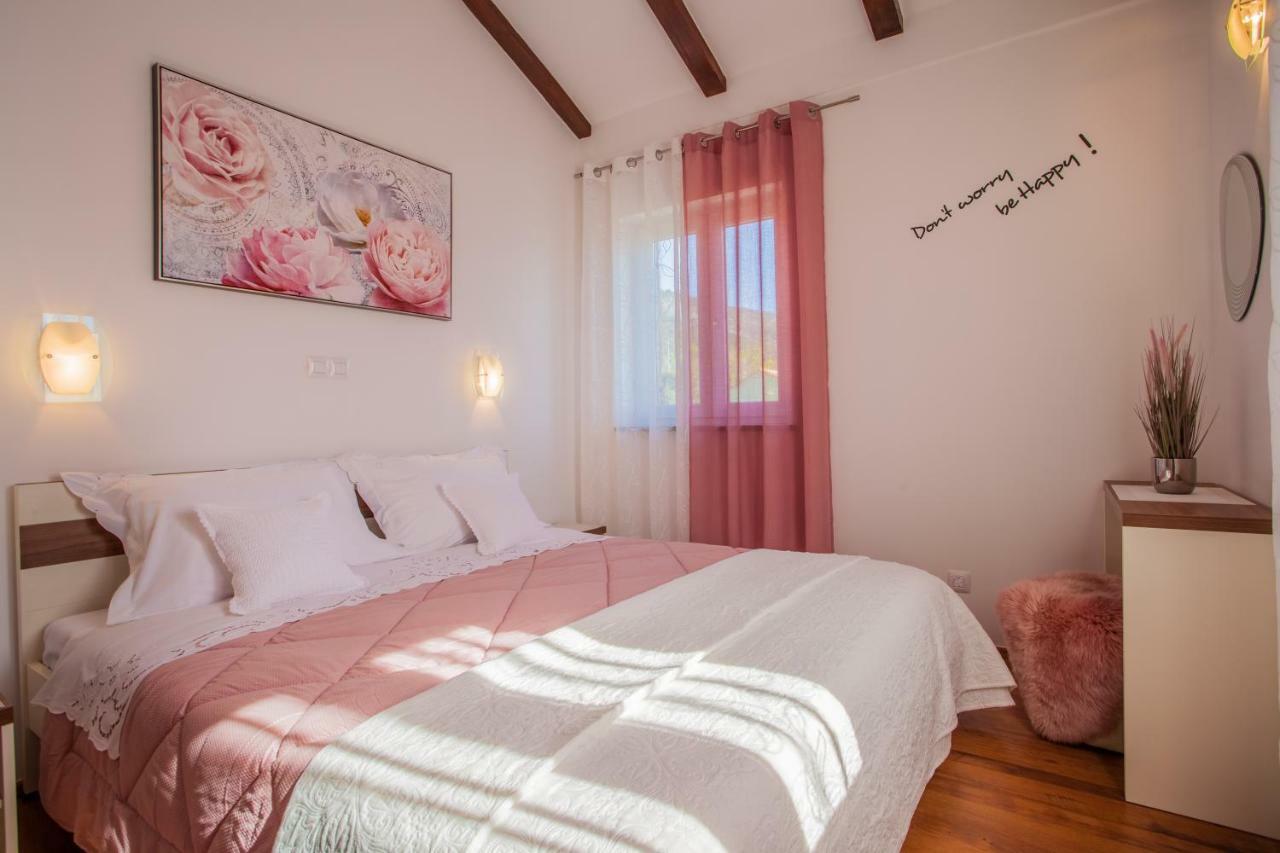 Apartman Madlen Крес Екстериор снимка