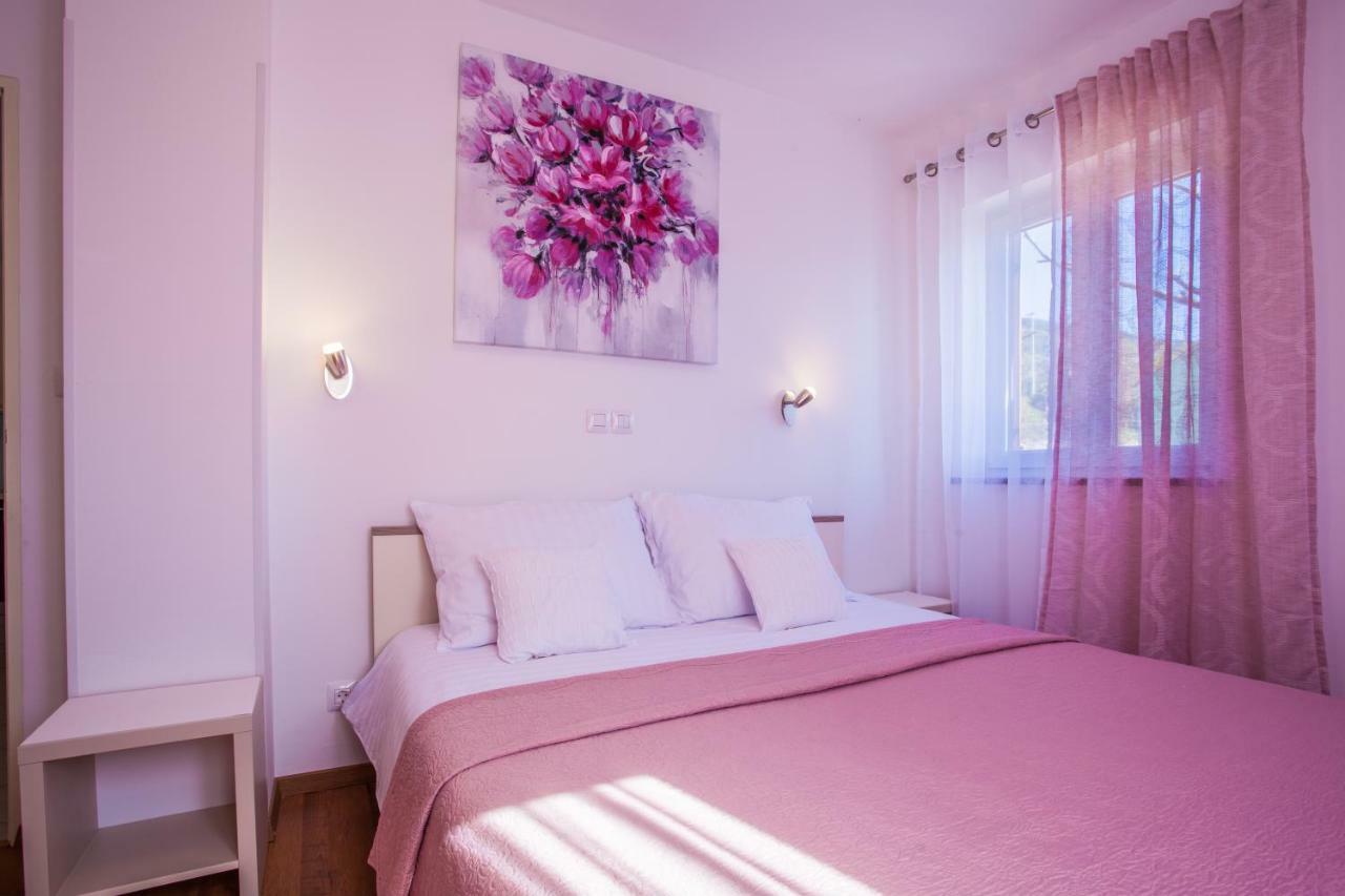 Apartman Madlen Крес Екстериор снимка