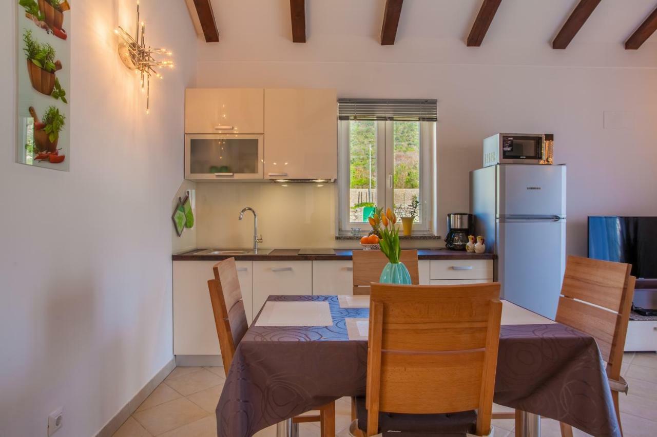 Apartman Madlen Крес Екстериор снимка