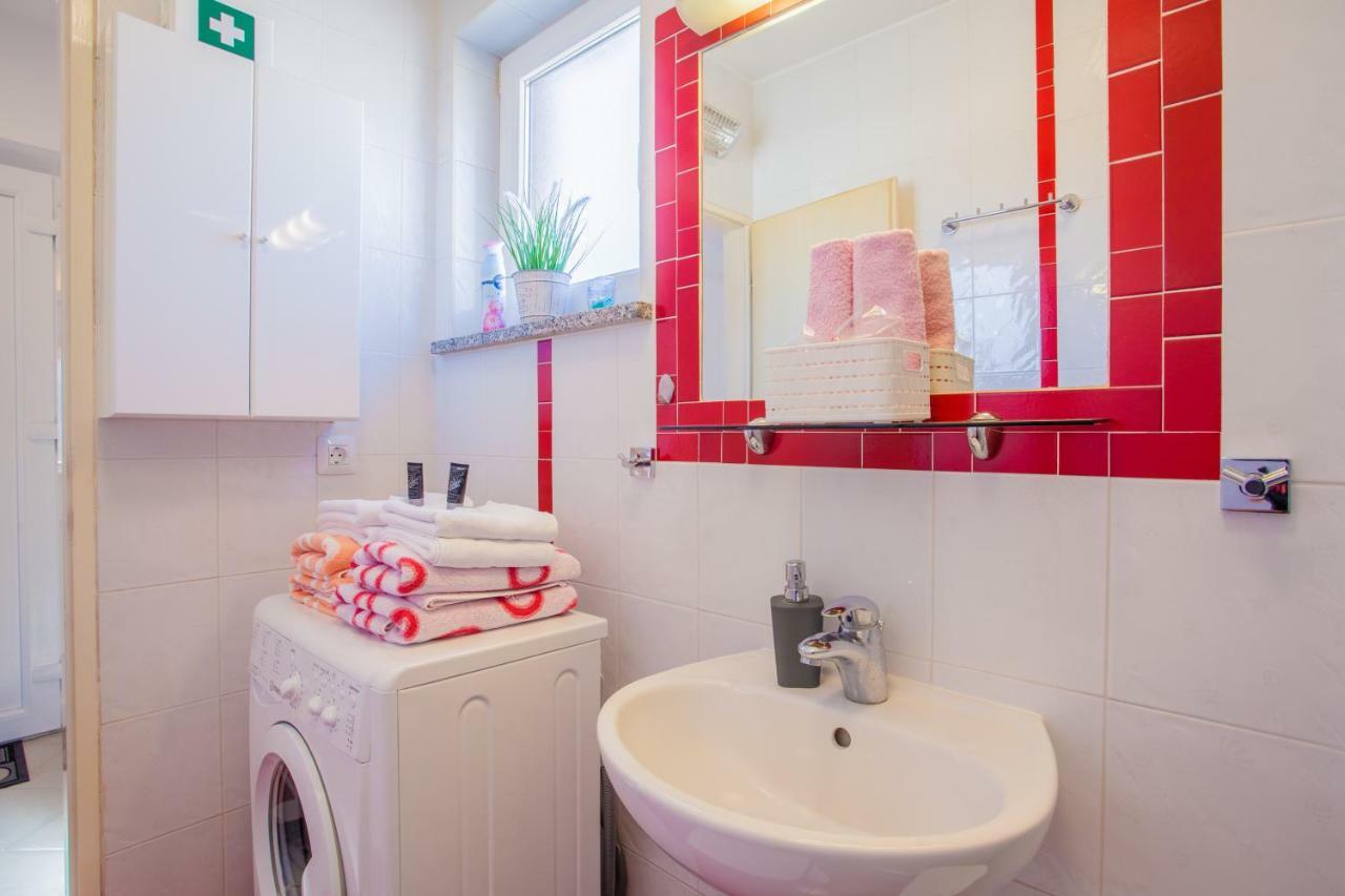 Apartman Madlen Крес Екстериор снимка
