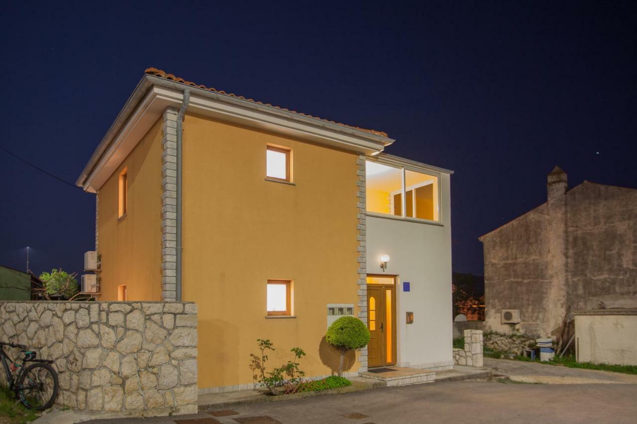 Apartman Madlen Крес Екстериор снимка