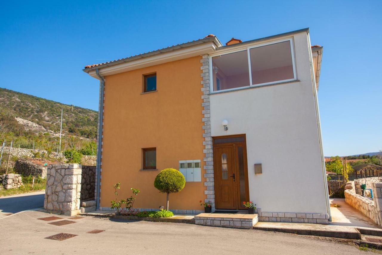 Apartman Madlen Крес Екстериор снимка