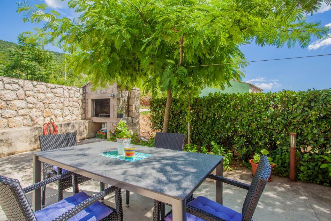 Apartman Madlen Крес Екстериор снимка